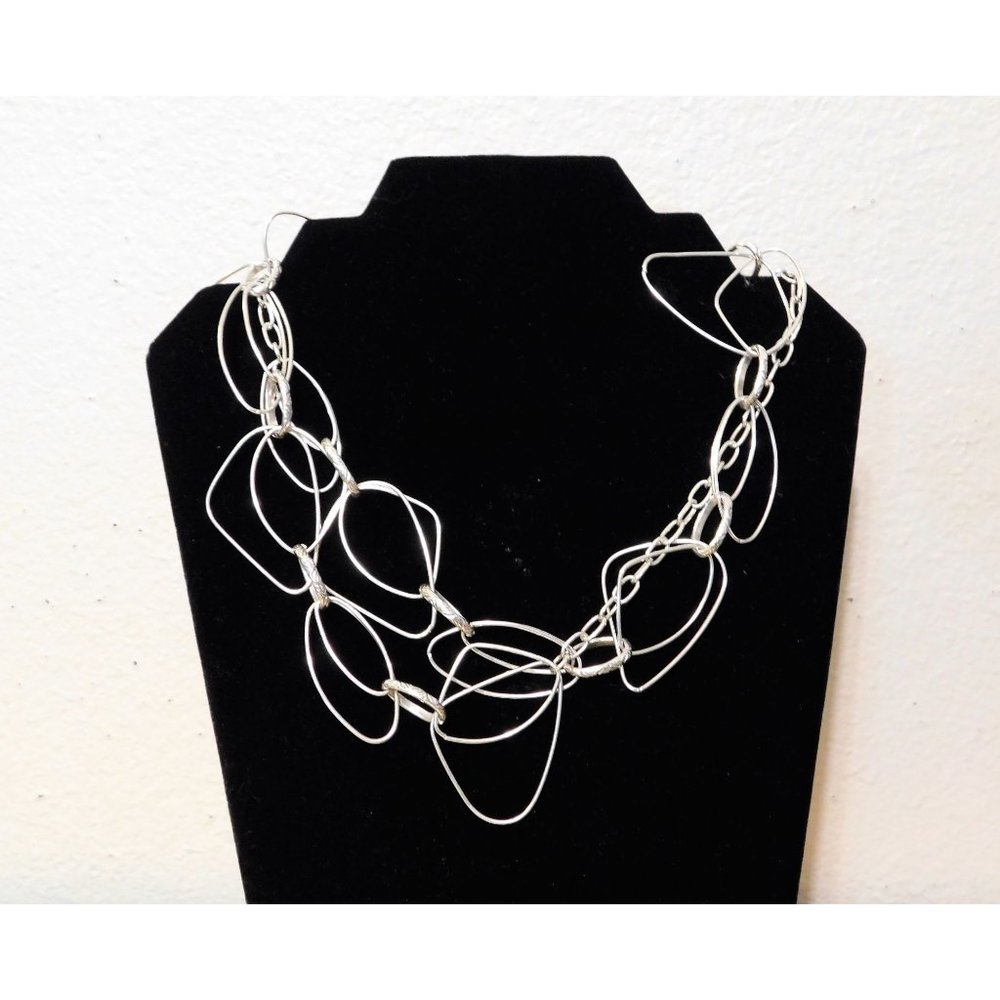 Premier Designs Silver Splash Necklace 40" Lightweight Antique Silver Matte - Picture 4 of 7